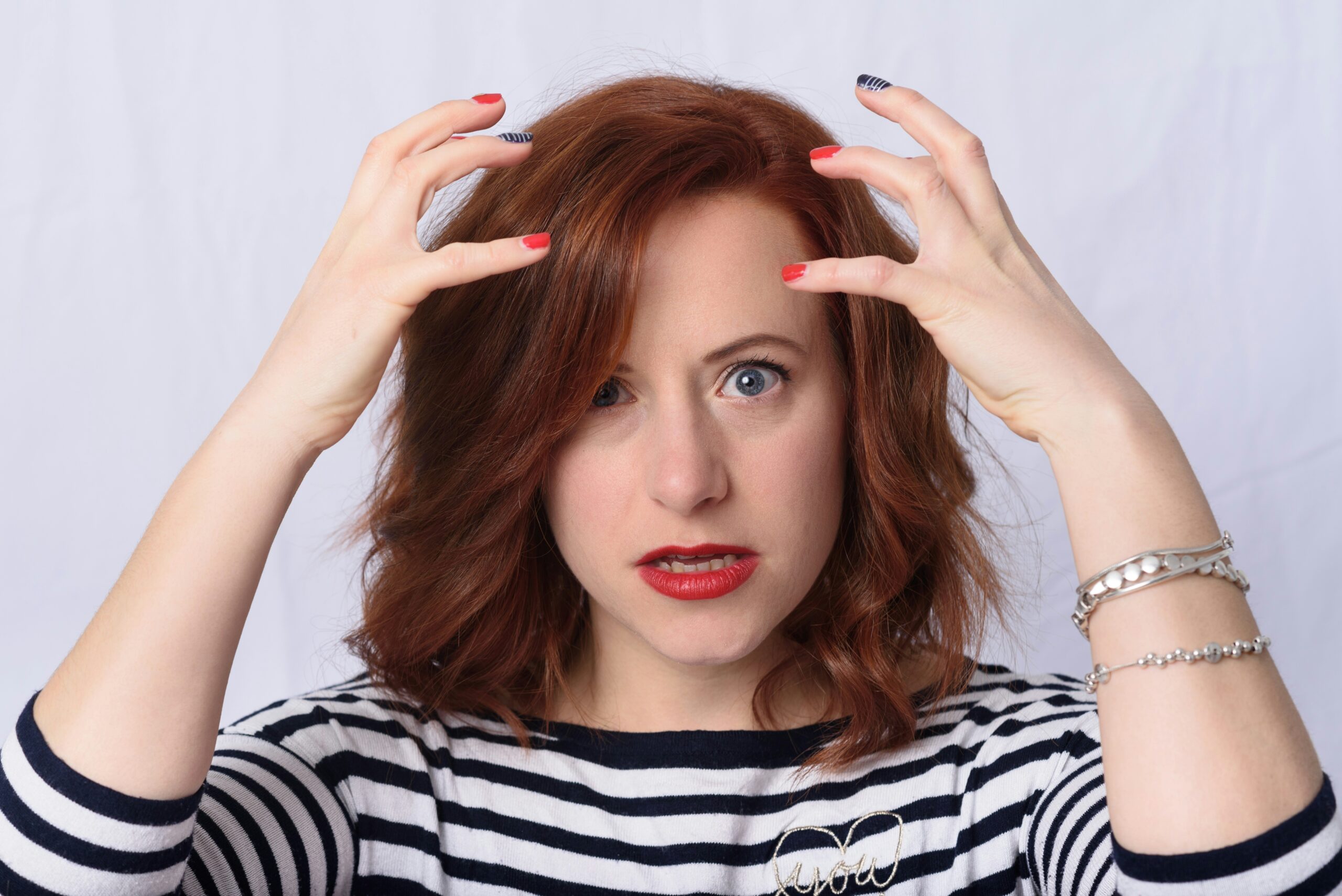 Pourquoi je n’arrive pas à me détendre ? Comprendre la tension du corps, le rôle du mental et comment retrouver un apaisement progressif. Why Can’t I Relax? Understanding Why the Body Stays Tense and How It Can Settle